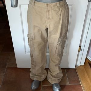 Old Navy brand cargo pants low waist size 8 100% cotton jeans